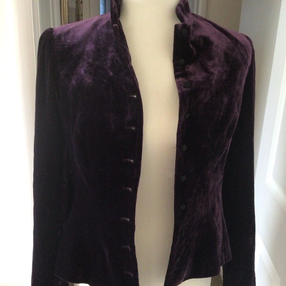 VINTAGE LAUREN RALPH LAUREN PLUM VELVET JACKET— SIZE 2 - Picture 7 of 14